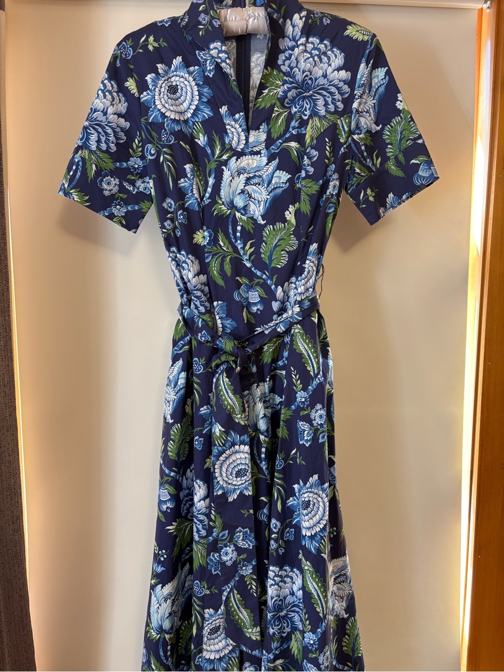 J. McLaughlin Lily Dress in Cerulean Garden - Picture 3 of 8